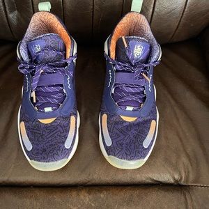 Adidas Donovan Mitchell  issue 3 Size men 11 Purple